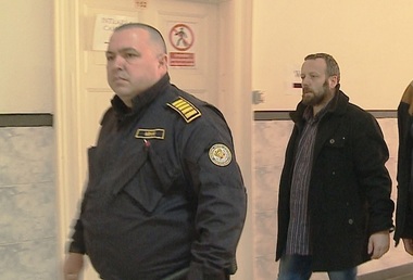 Curtea de Apel Alba Iulia a admis cererea de extrădarea în SUA a hackerului arădean Guccifer