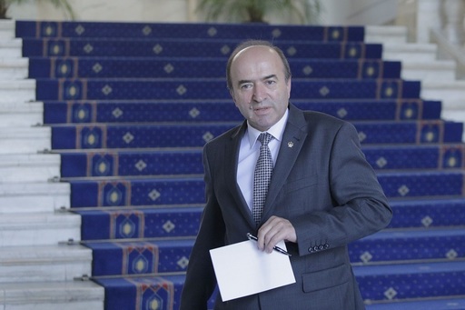 Ministrul Justiţiei anunţă că a cerut verificări la doi notari care s-au ocupat de retrocedarea casei pierdute de familia Iohannis în instanţă