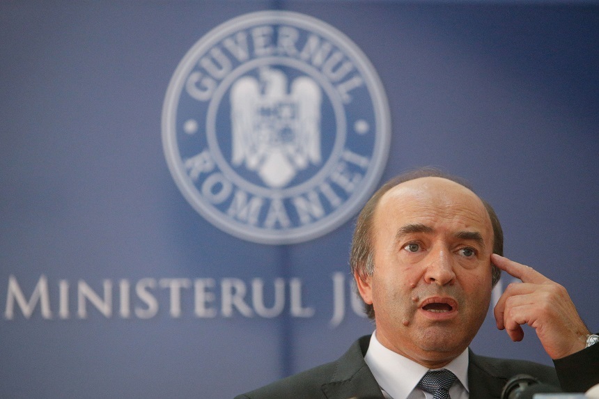 Tudorel Toader, după ce CCR a declarat neconstituţionale prevederi din Codul Penal: Ministerul Justiţiei a pus textul în acord cu deciziile Curţii Constituţionale şi cu directivele UE, legiferarea s-a făcut la Parlament