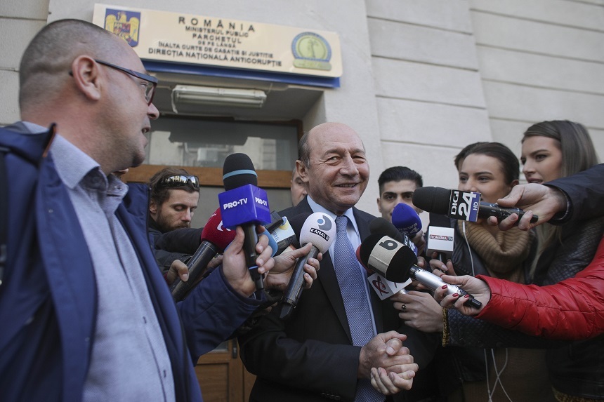 UPDATE  - Traian Băsescu a stat aproximativ 4 ore la sediul Direcţiei Naţionale Anticorupţie. Care sunt motivele pentru care a fost citat la DNA