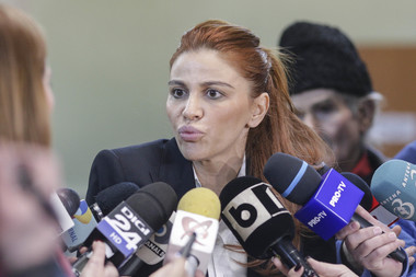 Andreea Cosma, fiica fostului şef al CJ Prahova Mircea Cosma, condamnată la patru ani de închisoare pentru complicitate la abuz în serviciu cu consecinţe deosebit de grave. Reacţia deputatului PSD: Nu mă aşteptam; mă simt neîndreptăţită