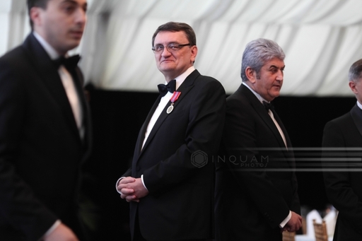 Ciorbea: Mai sunt circa două luni şi două săptămâni până se împlinesc cinci ani de când am depus jurământul. Puneţi-vă în mişcare, # Rezist, tot ce vreţi, şi veţi găsi pe cineva care să corespundă cerinţelor