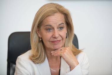 Ambasadoarea Olandei s-a întâlnit cu Tudorel Toader şi i-a transmis îngrijorarea autorităţilor olandeze cu privire la OUG pe justiţie, primind asigurări că Ministerul Justiţiei nu va emite nicio lege care să încalce principiile statului de drept - FOTO