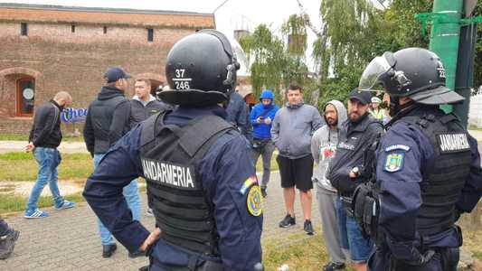 Timişoara: Dosar penal în urma scandalului dintre suporterii echipelor de fotbal Dinamo Bucureşti şi Poli Timişoara