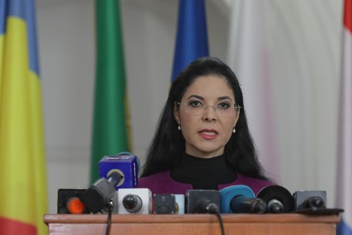 Birchall: Adevărul este exact cum am spus de la început: nu ministrul justiţiei sau MJ stabileşte termenul de răspuns sau regimul documentului transmis de Comisia Europeană, respectiv draftul raportului MCV