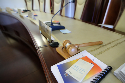 CCR dezbate astăzi conflictul constituţional reclamat de preşedintele CSM în relaţia cu fostul ministrul al Justiţiei Ana Birchall