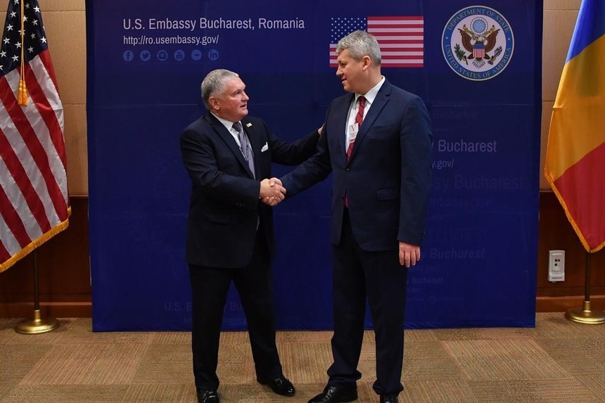 Cătălin Predoiu, alături de ambasadorul Adrian Zuckerman, la deschiderea cursului de Statement Analysis, organizat de Departamentul de Justiţie al Statelor Unite, Ambasada SUA şi biroul FBI al Ambasadei