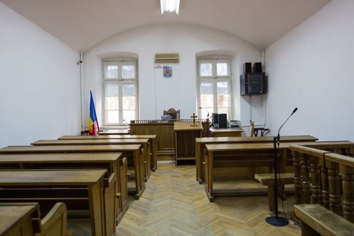 Forumul Judecătorilor din România solicită o digitalizare extinsă a instanţelor judecătoreşti: Sălile de judecată, arhivele şi registraturile sau holurile instanţelor constituie spaţii care favorizează neîndoielnic răspândirea COVID-19