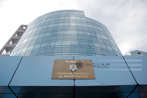 CSM: Printr-un procedeu legislativ disimulat, a fost adoptată supraimpozitarea progresivă a pensiei de serviciu a judecătorilor şi procurorilor/ Instituţia susţine şi demersul ICCJ de sesizare a CCR cu privire la regimul disciplinar aplicabil judecătorilor