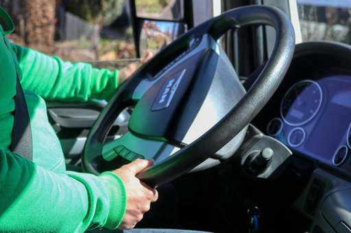 Instructor auto din Galaţi, trimis în judecată pentru trafic de influenţă/ Acesta a cerut bani de la cursanţi, susţinând că poate interveni e lângă examinatori