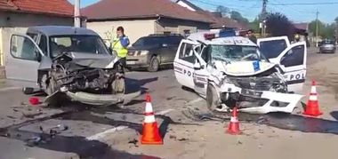 Femeie trimisă în judecată, la patru ani după ce a provocat un accident în care a lovit o autospecială de Poliţie aflată în misiune
