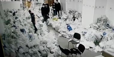 Preşedintele biroului electoral municipal a sesizat Parchetul pentru apariţia în presă a imaginilor de la biroul electoral Sector 1 - surse