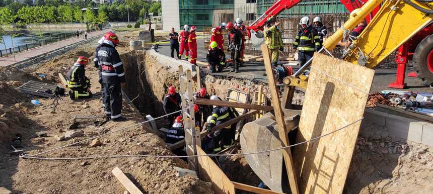 UPDATE - Cinci consilieri USR PLUS au depus la Parchetul Sectorului 3 o plângere penală cu privire la accidentul de pe şantierul de lângă Biblioteca Naţională / Ei cer demisia lui Robert Negoiţă pe care-l consideră ”responsabil moral al tragediei”