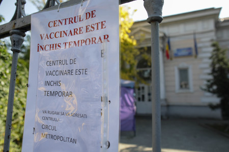 Procurori: Personalul centrului de vaccinare din Sectorul 2 a înlocuit datele unor persoane care s-au vaccinat cu ale altora pentru ca acestea din urmă să poată obţine, în mod fals, certificatul verde / Ce infracţiuni sunt vizate 
