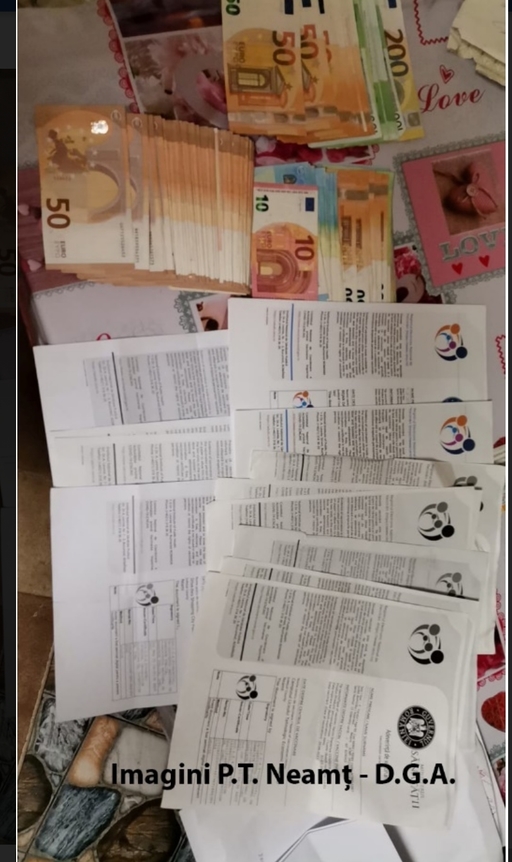 Percheziţii în Neamţ şi Iaşi, la medici de familie şi asistenţi suspectaţi că au luat mită pentru eliberarea de certificate de vaccinare / Sunt vizate şi două centre de vaccinare drive-thru / Zeci de persoane au dat între 100 şi 250 de euro  