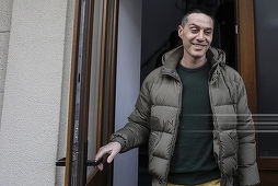 Alexandru Mazăre, condamnat la trei de ani de închisoare, nu a fost găsit acasă de poliţişti/ El a fost dat în urmărire naţională
