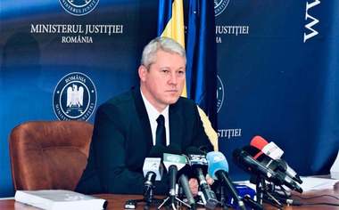 Ministerul Justiţiei a transmis CSM, pentru avizare, proiectele privind statutul judecătorilor şi procurorilor, organizării judiciare şi CSM. Predoiu: Adoptarea proiectelor, un dublu obiectiv în cadrul MCV şi PNRR