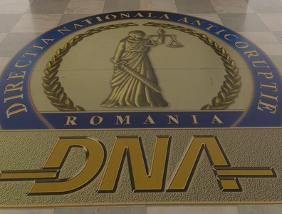 DNA a anunţat că, în cei 20 de ani de activitate, a trimis în judecată peste 15.000 de inculpaţi / Statul român a suferit prejudicii de 5,4 miliarde de euro / Valoarea mitei identificate de DNA – un miliard de euro  