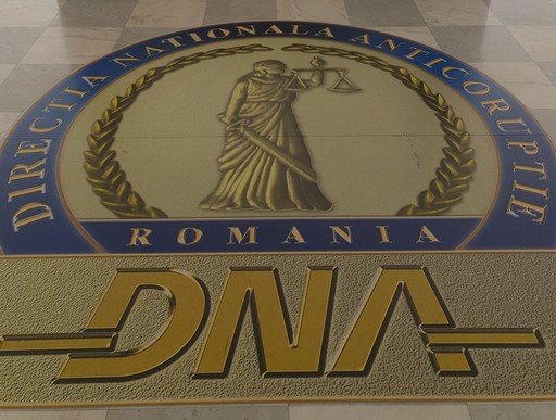 Angajaţi ai Poliţiei Locale Iaşi, cu funcţii de conducere la data comiterii faptelor, trimişi în judecată pentru fapte de corupţie, într-un dosar care vizează construirea mai multor imobile / Un dezvoltator ar fi construit 159 de apartamente, în loc de 24 
