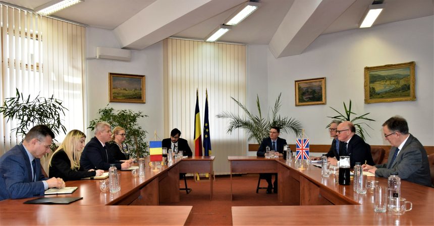 Predoiu: Suntem gata să intensificăm cooperarea cu Marea Britanie pentru combaterea fenomenului traficului de persoane/ Suntem interesaţi să repatriem prin extrădare orice cetăţean român care trebuie să servească pedeapsa pronunţată de justiţia noastră