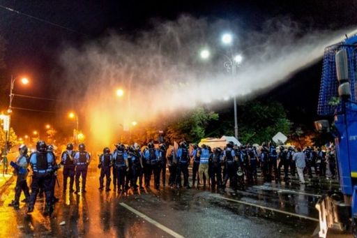 Şaisprezece persoane, între care foştii şefi din Jandarmerie Laurenţiu Cazan, Sebastian Cucoş şi Cătălin Sindile, trimise în judecată în Dosarul 10 August