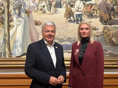 Alina Gorghiu, întâlnire cu comisarul european pentru justiţie, Didier Reynders / S-a discutat, între altele, despre amendamentele la legea pensiilor de serviciu pentru magistraţi / Gorghiu: Vom găsi curând o soluţie de echilibru