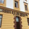 Bărbatul din judeţul Timiş suspectat că a ajutat cei trei suspecţi în cazul crimei de la Sibiu a fost reţinut / Pe unul dintre ei l-ar fi ajutat să părăsească ţara / Suspecţii au supravegheat casa victimei dintr-un imobil învecinat