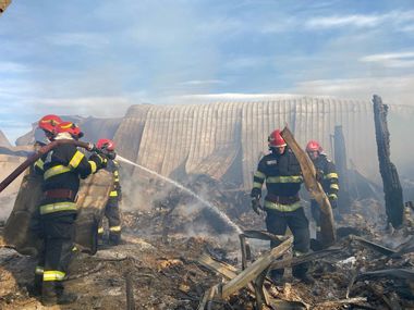 Incendiul de la Ferma Dacilor - Propunere de arestare preventivă pentru 30 de zile pentru un administrator statutar şi doi administratori în fapt ai societăţii comerciale, inclusiv Dinicu / Până în prezent nu sunt indicii privind un incendiu provocat