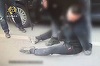 Braşov: Două persoane prinse în flagrant de procurorii DIICOT, cu un kg de canabis şi 150 grame de cocaină pe care voiau să le vândă pentru suma de 15.000 euro / Inculpaţii, arestaţi preventiv - VIDEO