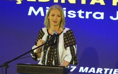 Alina Gorghiu: Anul trecut am adus în ţară 803 fugari / În primele trei luni ale anului avem aproape 200. În puşcăriile din România sunt 1.338 de fugari / România a cheltuit aproape 11 milioane de lei pentru a-i aduce pe cei 803 fugari

