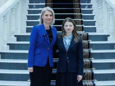 Ministra Justiţiei Alina Gorghiu şi omoloaga sa din Republica Moldova, vizită în Argeş / Discuţii cu avocaţii şi notarii din judeţ despre extinderea cooperării cu cei din Moldova pentru educaţie juridică 