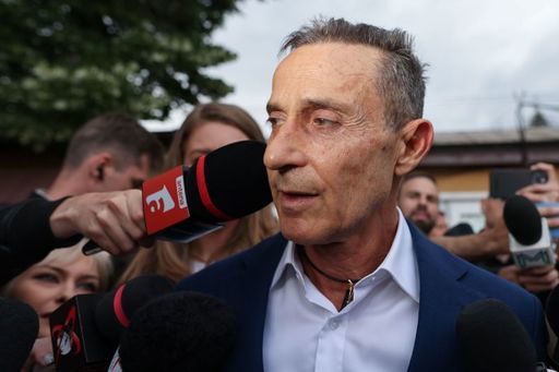 UPDATE - Radu Mazăre, fostul primar al Constanţei, pus în libertate de Tribunalul Ilfov / El a părăsit penitenciarul, fiind aşteptat de soţie / Susţine că nu mai este interesat de viaţa publică - FOTO