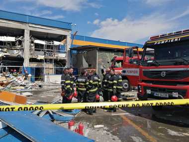 Explozia de la Dedeman Botoşani - Prim-procuror: Continuă cercetarea la faţa locului / A început audierea personalului şi a clienţilor
