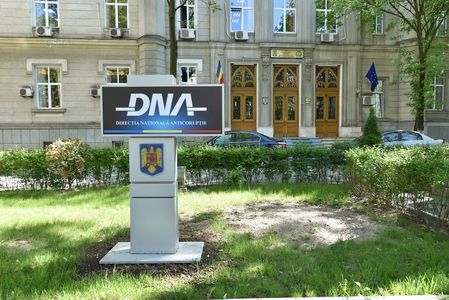 Percheziţii ale procurorilor DNA într-un dosar de luare de mită / Angajaţi de la Protecţia Consumatorului, suspectaţi că au primit bani în perioada 2023 - 2024

