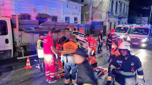 Tânăra din Iaşi care a accidentat mortal patru angajaţi ai unei societăţi a primăriei şi a rănit alţi patru a fost condamnată la 24 de ani de închisoare. Decizia Tribunalului Iaşi nu este definitivă