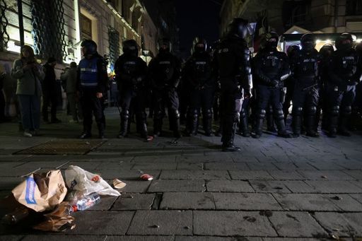 UPDATE - Percheziţii în Bucureşti şi judeţele Ilfov şi Dâmboviţa, într-un dosar penal privind violenţele din 9 martie, din faţa BEC. Nouă suspecţi, audiaţi şi reţinuţi/ Precizările Parchetului de pe lângă Tribunalul Bucureşti - VIDEO