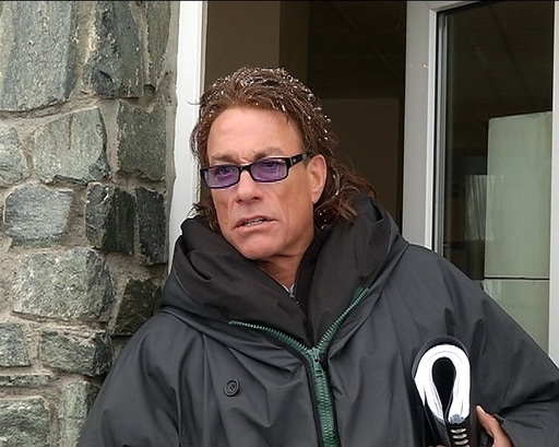 DIICOT face cercetări, în urma unei plângeri în care Jean-Claude Van Damme este acuzat că a beneficiat de servicii sexuale de la cinci fete, exploatate de gruparea patronată de Morel Bolea, fondatorul asociaţiei Kasta Morrely