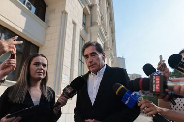 Petre Roman, despre trimiterea în judecată în dosarul „Mineriada din 13-15 iunie 1990”: Acuzaţia este absurdă, nefondată şi nesusţinută juridic. Cum poate fi caracterizată o operaţiune de ordine publică fiind una de represiune?