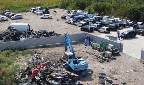 Amplă acţiune de anihilare a unei organizaţii criminale de contrabandă cu maşini avariate periculoase aduse din SUA în Europa/ Zece suspecţi arestaţi şi 18 audiaţi/ Prejudiciu de peste 31 de milioane euro/ Aproape 20 de ţări implicate, inclusiv România
