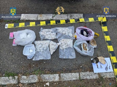 Arad: Cetăţeni olandezi prinşi în flagrant pe autostrada A1, cu peste şase kilograme de substanţe interzise