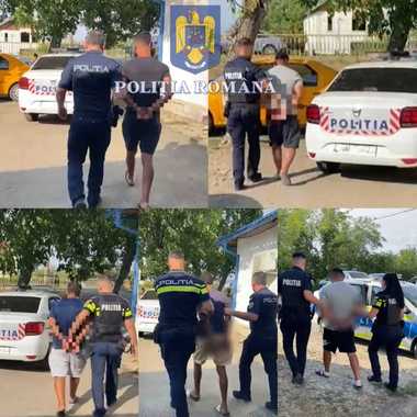 Cinci bărbaţi din judeţul Dolj care s-au bătut şi au făcut scandal în stradă au fost reţinuţi/ Asupra bătăuşilor au fost găsite bâte, un spray lacrimogen şi un cuţit/ O persoană a ajuns la spital, însă nu a rămas internată