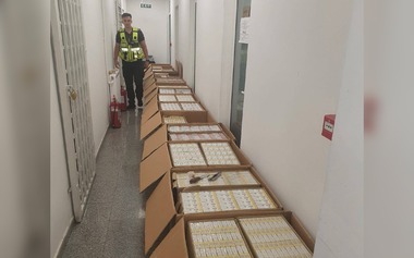 Constanţa: Aproximativ 20.000 de pachete de ţigări, în valoare de aproape 600.000 de lei, descoperite de poliţiştii de frontieră / Pachetele au fost găsite într-un microbuz înmatriculat în Bulgaria, condus de un olandez 