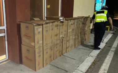 Constanţa: Peste 700.000 de ţigări de contrabandă, în valoare de peste un milion de lei, găsite de poliţiştii de frontieră în două camioane / Acestea erau ascunse printre obiecte de ceramică
