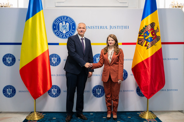 Ministrul Justiţiei, întâlnire cu omologul din Republica Moldova – Au discutat despre combaterea criminalităţii transfrontaliere şi a fenomenelor de extremism şi dezinformare 

