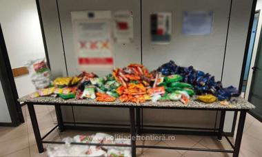 Peste 110 kilograme de tutun şi zeci de mii de tigarete nedeclarate, descoperite pe Aeroportul Internaţional Henri Coandă din Bucureşti / Ce măsuri au luat autorităţile vamale