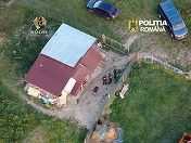 Percheziţii în patru judeţe şi în Capitală, într-un dosar de constituire a unui grup infracţional organizat, proxenetism şi trafic de persoane/ Tinere exploatate sexual în ţări din Vestul Europei/ Venituri ilegale de peste 300.000 de lei - FOTO, VIDEO