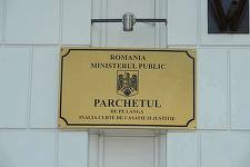 Două femei care pretindeau mii de euro pentru a ajuta cetăţeni străini să obţină fraudulos cetăţenia română, reţinute. Ele fac parte dintr-un grup infracţional care are legături cu avocaţi şi notari