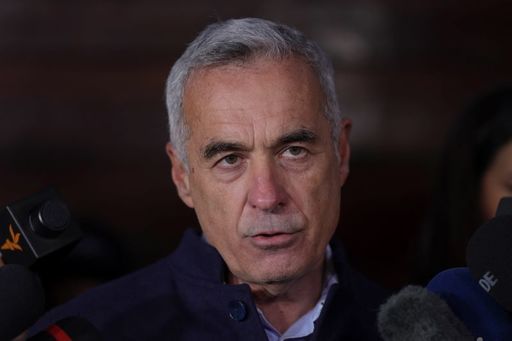 Dezbateri în cameră preliminară la instanţa supremă, în dosarul în care Călin Georgescu, Horaţiu Potra şi alţi 20 de inculpaţi sunt acuzaţi de acţiuni împotriva ordinii constituţionale/ Zeci de susţinători ai lui Georgescu, în faţa sediului ÎCCJ