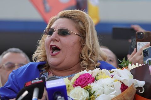 Denunţ penal împotriva Dianei Şoşoacă pentru trădare şi comunicarea de informaţii false / Documentul, depus la Parchetul de pe lângă Înalta Curte de Casaţie şi Justiţie de Adrian Băzăvan şi Asociaţia „Lupii Tricolori”