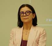 GUVERNUL MUREŞAN - Andrea Chiş - judecătoarea-vedetă, critic al modului de funcţionare a sistemului judiciar, propusă la Ministerul Justiţiei 